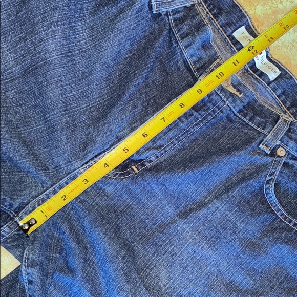 TOMMY HILFIGER Women's Blue Denim High Waisted Wide Leg Mom Jeans. 12 - Picture 13 of 17